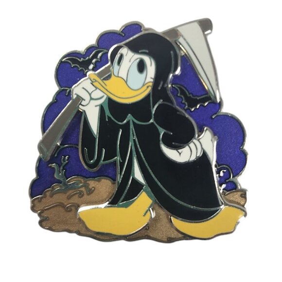 Limited Edition Donald Duck Grim Reaper Enamel Pin Disney Collectible Halloween - Picture 1 of 4